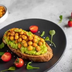 Desayunos saludables: Cómo incorporar proteína en una dieta vegetariana.