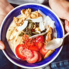 Desayunos saludables: aprende a preparar porridge de avena en casa