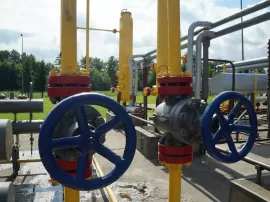 Descubre cómo se transporta y distribuye el gas natural eficientemente