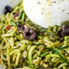 Recetas saludables: Aprende a preparar espaguetis de calabacín sin gluten.