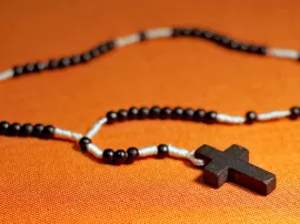 Descubre el significado de los apodos del rosario en su segunda versión