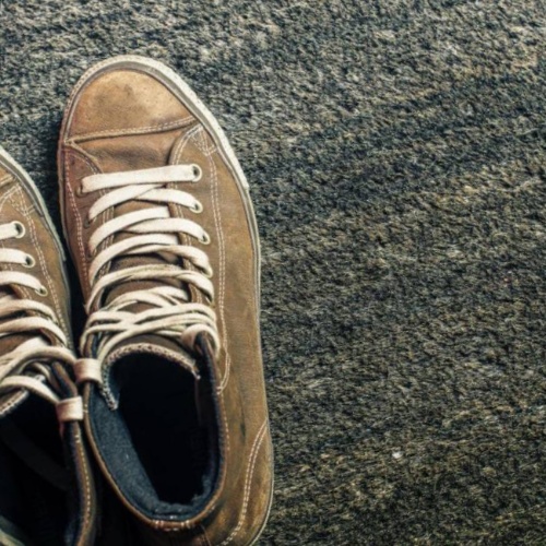 Caminar descalzos previene los desequilibrios eléctricos