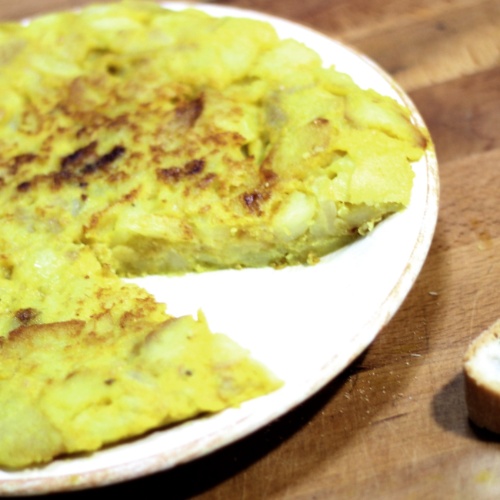 Tortilla de patatas vegana: la receta perfecta 4 en pasos